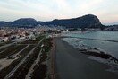 Εντυπωσιακές εικόνες από το φαινόμενο της άμπωτης σήμερα στο Ναύπλιο