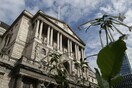 Βρετανοί τραπεζίτες επιστρέφουν τα μπόνους έως και 7 χρόνων