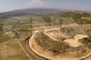 Η ανασκαφή στην Αμφίπολη σε πανοραμική θέα από αέρος