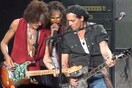 O Johnny Depp στην σκηνή μαζί με τους Aerosmith
