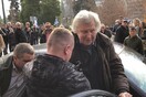 Η υποδοχή του Μίκη Θεοδωράκη στο Σύνταγμα - Ξέσπασαν σε χειροκρότημα