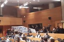 «'Εφοδος» της Χρυσής Αυγής στο δημοτικό συμβούλιο Θεσσαλονίκης