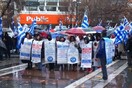 Οι οπαδοί του Σώρρα διαδηλώνουν και με βροχή - Σήμερα βγήκαν στη Λάρισα
