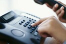 Μειώνονται κατά 83% τα τέλη τερματισμού κλήσεων