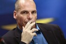 O Γιάνης Βαρουφάκης απαντά στα "καρφιά" Μουρούτη στο Twitter