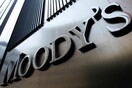 Ο Moody's υποβάθμισε πέντε ελληνικές τραπέζες