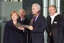 Grexit προτείνει συνεργάτης της Μέρκελ