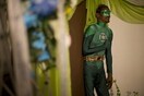 Αγρυπνία νεκρού άντρα ντυμένου ως Green Lantern