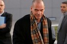 Βαρουφάκης: Αν χρειαστεί θα βάλουμε έκτακτους φόρους σε όσους έχουν να πληρώσουν