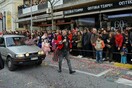 Τι έχει γίνει με τον Φερεντίνο στην Καλαμάτα και γιατί κάποιοι μιλάνε για φιάσκο στο Καρναβάλι και κατηγορούν τον παρουσιαστή
