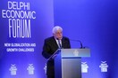 Ο Παυλόπουλος αλά Μακρόν προτείνει μείωση του χρέους στη χώρα με ρήτρα ανάπτυξης