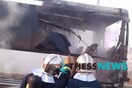 Τουριστικό λεωφορείο τυλίχθηκε στις φλόγες δίπλα σε βενζινάδικο στη Θεσσαλονίκη