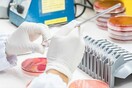 Έλληνας ογκολόγος «αναβάθμισε» το τεστ Παπ για την έγκαιρη διάγνωση καρκίνου των ωοθηκών και του ενδομητρίου