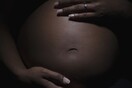 Γυναίκα ανακάλυψε πως γιατρός χρησιμοποίησε κρυφά το σπέρμα του για την τεχνητή γονιμοποίηση της μητέρας της