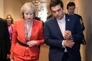Bloomberg: O Tσίπρας ήταν αμήχανος και αντιδρούσε όσο η Μέι έδινε αγώνα να βρει συμμάχους κατά της Ρωσίας