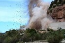 Αχαΐα: Έβαλαν εκρηκτικά σε επικίνδυνους βράχους για να τους ρίξουν