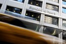 Στέλεχος της S&P: Βασικό σενάριο πως η Ελλάδα θα μείνει στο ευρώ
