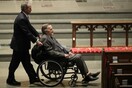 Στον νοσοκομείο ο Τζορτζ Μπους ο πρεσβύτερος, μια μέρα μετά την κηδεία της Μπάρμπαρα