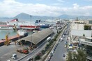Οδηγός φορτηγού στην Πάτρα καταγγέλλει επίθεση με όπλο στο λιμάνι
