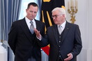 Δεν θα υπάρξει εμπορικός πόλεμος ΗΠΑ-Γερμανίας, δηλώνει ο Αμερικανός πρέσβης στο Βερολίνο
