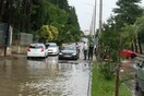Πλημμύρισαν σπίτια και εγκλωβίστηκαν αυτοκίνητα από την ισχυρή βροχόπτωση στη Λαμία