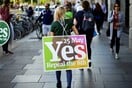 Ιστορικό δημοψήφισμα στην Ιρλανδία: Το 68% των πολιτών ψήφισε «Ναι» στις αμβλώσεις