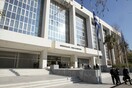 Δικαιώθηκε τραπεζικός που τον απέλυσαν 8 μήνες πριν λήξει η σύμβασή του
