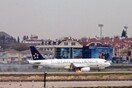 Κινητήρας αεροπλάνου έπιασε φωτιά εν ώρα πτήσης