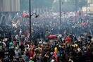 Σφοδρές συμπλοκές στο Παρίσι κατά τη διαδήλωση ενάντια στις αλλαγές Μακρόν