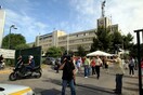 Κάτοικοι που είχαν πάει να συμπαρασταθούν στο κλείσιμο της ΕΡΤ έλαβαν κλήσεις για παράνομη στάθμευση