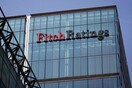 Fitch για χρέος: Kαθοριστικοί οι όροι ελάφρυνσης για την πορεία της ελληνικής οικονομίας