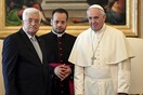 O πάπας Φραγκίσκος εκθειάζει τον Παλαιστίνιο πρόεδρο Αμπάς
