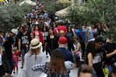 Ανοιχτά με ενδιάμεσες εκπτώσεις σήμερα τα καταστήματα