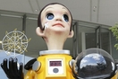 Το άγαλμα ενός παιδιού με στολή προστασίας από τη ραδιενέργεια προκαλεί αντιδράσεις στη Φουκουσίμα