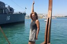 Ατύχημα για την Ευγενία Μανωλίδου - Έπεσε στη θάλασσα από τριήρη και την έβγαλε το Πολεμικό Ναυτικό