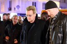 Οι U2 τίμησαν τους νεκρούς της τραγωδίας στο Παρίσι μπροστά από το Μπατακλάν