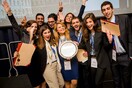 Η ομάδας της Νομικής Σχολής του ΕΚΠΑ που κατέκτησε την πρώτη θέση στον διεθνή διαγωνισμό FDI Moot