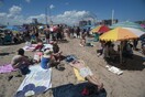 Ομπρέλα καρφώθηκε στο στήθος λουόμενης ενώ βρισκόταν στην παραλία στις ΗΠΑ