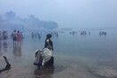 Συγκλονιστικές εικόνες από τη Νέα Μάκρη - Άνθρωποι μέσα στη θάλασσα για να σωθούν από τις φλόγες