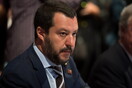 Ο Σαλβίνι «κάνει μαθήματα» διαπραγμάτευσης στη Μέι για το Brexit