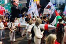 Εκατοντάδες διαδηλωτές σε πορεία στις Βρυξέλλες υπέρ της ειρήνης και κατά του Τραμπ