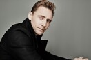 To BBC ξαναχτυπά- Τα γυμνά οπίσθια του Tom Hiddleston γίνονται θέμα στη Βρετανία