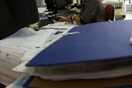 Διώξεις σε εφοριακούς για υπόθεση χρηματισμού- Συνδετικός «κρίκος» ένας λογιστής