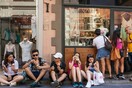 Πρωτοφανές μέτρο στη Φλωρεντία - Απαγορεύουν σε τουρίστες να τρώνε σε πεζοδρόμια και μπροστά από καταστήματα