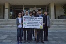 Η Διεθνής Αμνηστία παρέδωσε 150.000 υπογραφές στο υπ. Δικαιοσύνης, για την ομοφοβική επίθεση το 2014 στην πλατεία Βαρνάβα