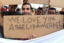 H Μέρκελ υπερασπίζεται την πολιτική της για τους πρόσφυγες και εν όψει κάλπης