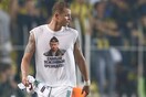 Ρώσος ποδοσφαιριστής προκαλεί τους Τούρκους φορώντας φανέλα με τον Πούτιν σε αγώνα στην Κωνσταντινούπολη
