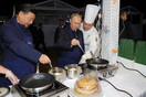 «Η διπλωματία της τηγανίτας» για τον Πούτιν και τον πρόεδρο της Κίνας (ΒΙΝΤΕΟ)
