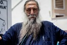 Η Ακαδημία τίμησε τον παπα-Στρατή και το πλήρωμα σκάφους του Λιμενικού για τους πρόσφυγες