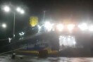 Πλοίο δίνει μάχη για να κρατηθεί δεμένο στο λιμάνι της Ραφήνας (ΒΙΝΤΕΟ)
